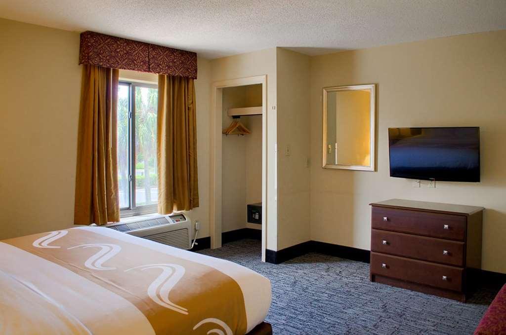Quality Inn & Suites At Airport Blvd I-65 Mobile Room photo